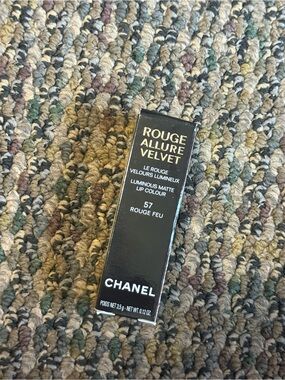 Brand new Chanel ROUGE ALLURE VELVET
Luminous Matte Lip Colour-53 ROUGE FEU